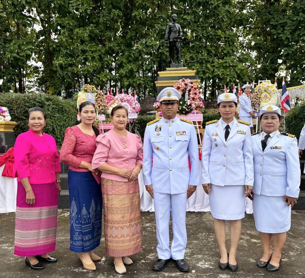 พช.นาทม ร่วมพิธีวางพวงมาลาเนื่องในวัน “ปิยะมหาราช”